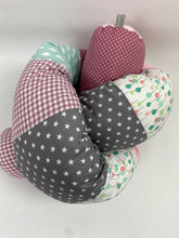 Laden Sie das Bild in den Galerie-Viewer, Bettschlange/Lagerungshilfe Rosa/Grau/mintTraum *Patchwork* BS0004