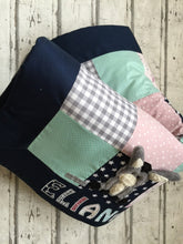 Laden Sie das Bild in den Galerie-Viewer, Babydecke/Krabbeldecke *Patchwork Esel* KRD3015