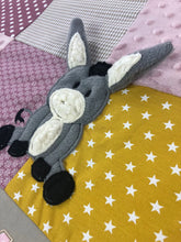 Laden Sie das Bild in den Galerie-Viewer, Babydecke/Krabbeldecke *Patchwork Esel oder Tier deiner Wahl * KRD3014