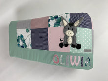 Laden Sie das Bild in den Galerie-Viewer, Babydecke/Krabbeldecke *Patchwork Eukalyptus/Esel* KRD3004