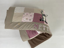 Laden Sie das Bild in den Galerie-Viewer, Babydecke/ Krabbeldecke *Patchwork Eselchen* KRD3020