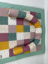 Laden Sie das Bild in den Galerie-Viewer, Bettschlange/Lagerungshilfe/Stillkissen in Pastell Farben *Patchwork* BS0015