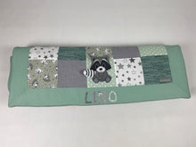 Laden Sie das Bild in den Galerie-Viewer, Babydecke/Krabbeldecke *Patchwork Waschbär * KRD3001