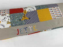 Laden Sie das Bild in den Galerie-Viewer, Babydecke/Krabbeldecke *Patchwork Giraffe * KRD3022