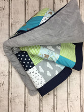 Laden Sie das Bild in den Galerie-Viewer, Babydecke/Krabbeldecke *Patchwork Schnuffelhase* KRD3016