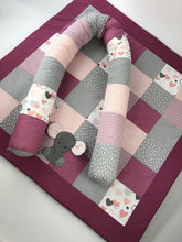 Laden Sie das Bild in den Galerie-Viewer, Bettschlage/Lagerungshilfe/ in altrosa/Beere Tönen *Patchwork* BS0029