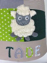 Laden Sie das Bild in den Galerie-Viewer, Babydecke/Krabbeldecke *Patchwork Schäfchen/Schaf* KRD3012
