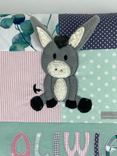 Laden Sie das Bild in den Galerie-Viewer, Babydecke/Krabbeldecke *Patchwork Eukalyptus/Esel* KRD3004