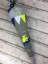 Laden Sie das Bild in den Galerie-Viewer, Schultüte Skateboard aus Stoff inkl. Papprohling 70 cm oder 85 cm ST073 &amp; ST074
